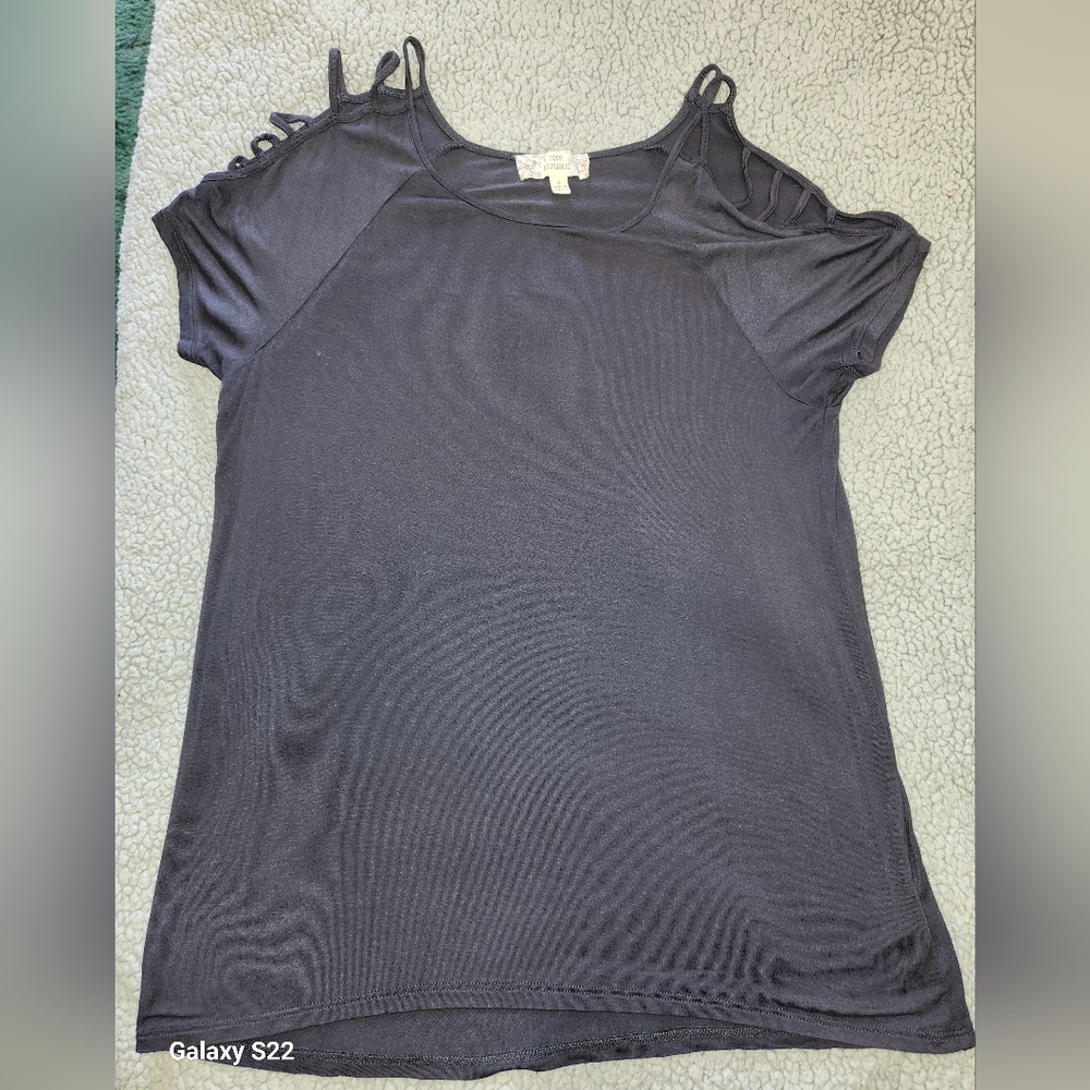Pink Republic Blue Gray Short Sleeve Tee